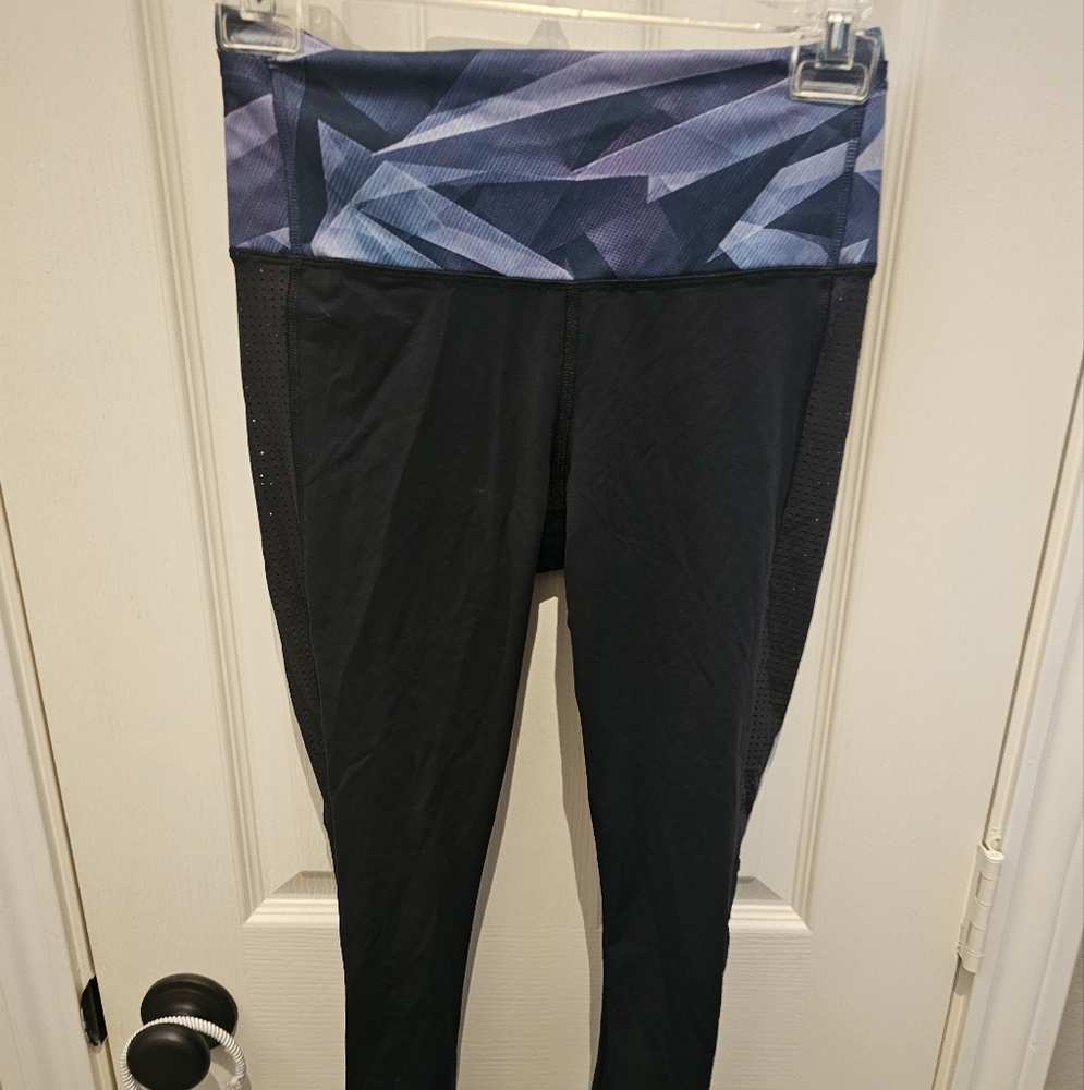 Lululemon Black Leggings with Blue Geometric Waistband. Size 4